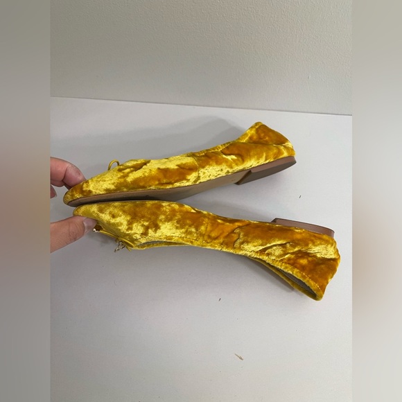 Sam Edelman Felicia Yellow Crushed Velvet Size 8 fall Burned Velvet Core - Picture 3 of 6